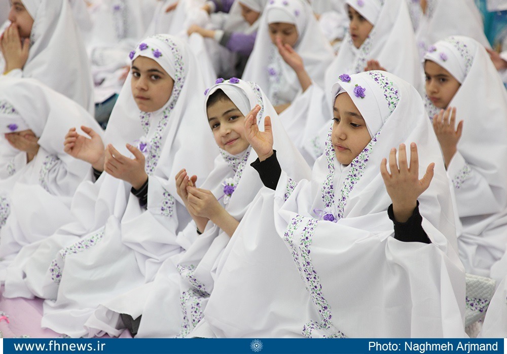 جشن عبادت ۱۲ هزار دانش‌آموز تهرانی در مصلی امام خمینی (ره) برگزار شد