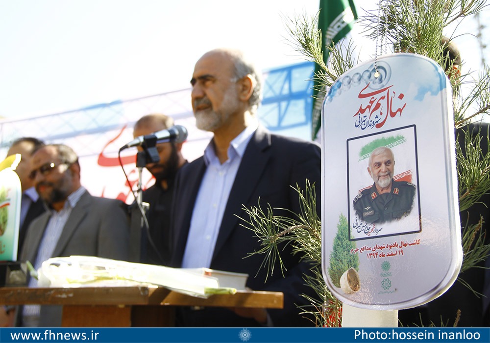 کاشت نهال هم عهدی خاطره شهدا را در تهران زنده نگه‌ می‌دارد / پیروزی انقلاب در گروی ادامه راه شهدا است