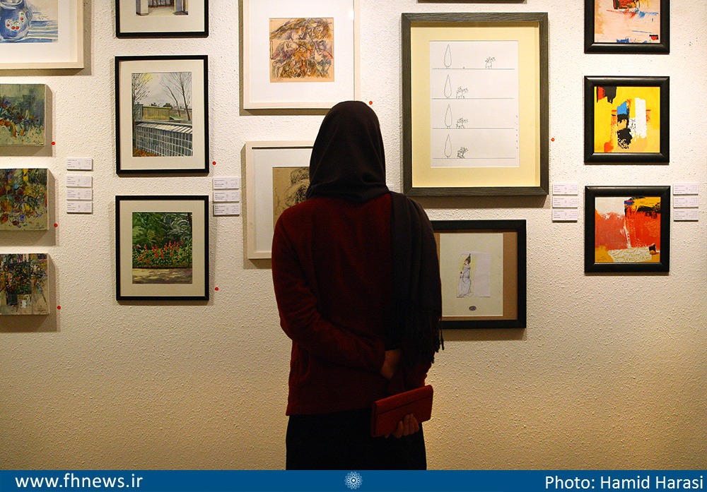 آشتی مردم با هنر در پنجمین نمایشگاه فروش آثار چند نسل از هنرمندان
