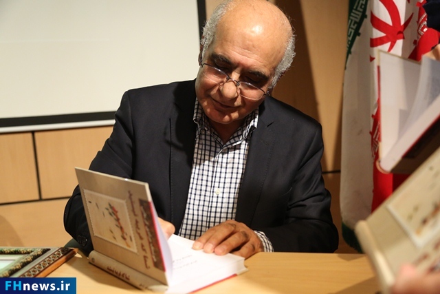 مرادی کرمانی: نوشتم تا زنده بمانم