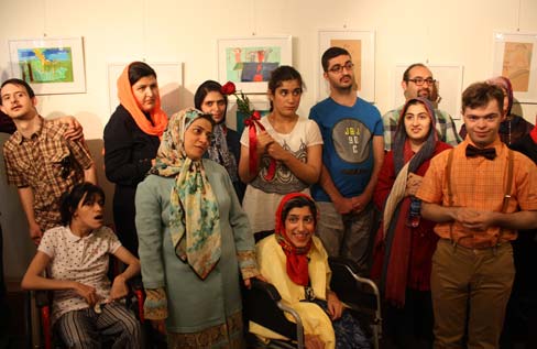 نمایشگاه آثار کودکان و بزرگسالان توان‌خواه ذهنی در فرهنگ‌سرای شفق افتتاح شد