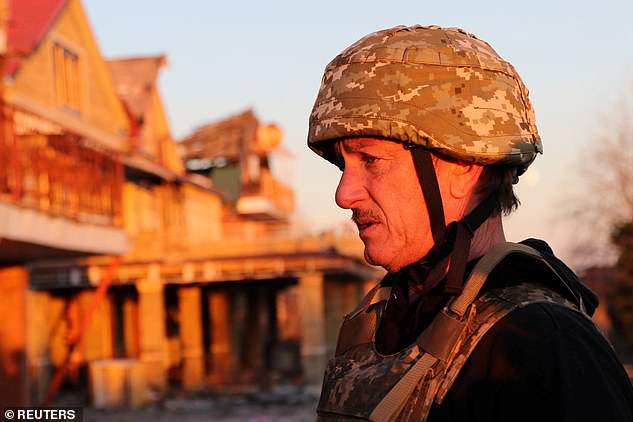 هنرپیشه سرشناس هالیوودی در اوکراین جنگ‌زده چه می‌کند؟