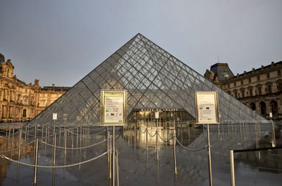 مکرون به فرهنگ فرانسه چراغ سبز نشان داد | بازگشایی موزه‌ها، گالری‌ها، سینماها، تئاترها و کنسرت‌ها پس از هفت ماه