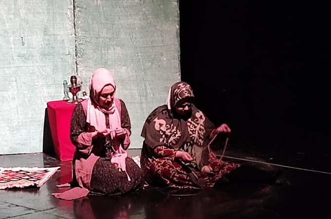 گزارش نمایش های در حال برگزاری پردیس تئاتر تهران