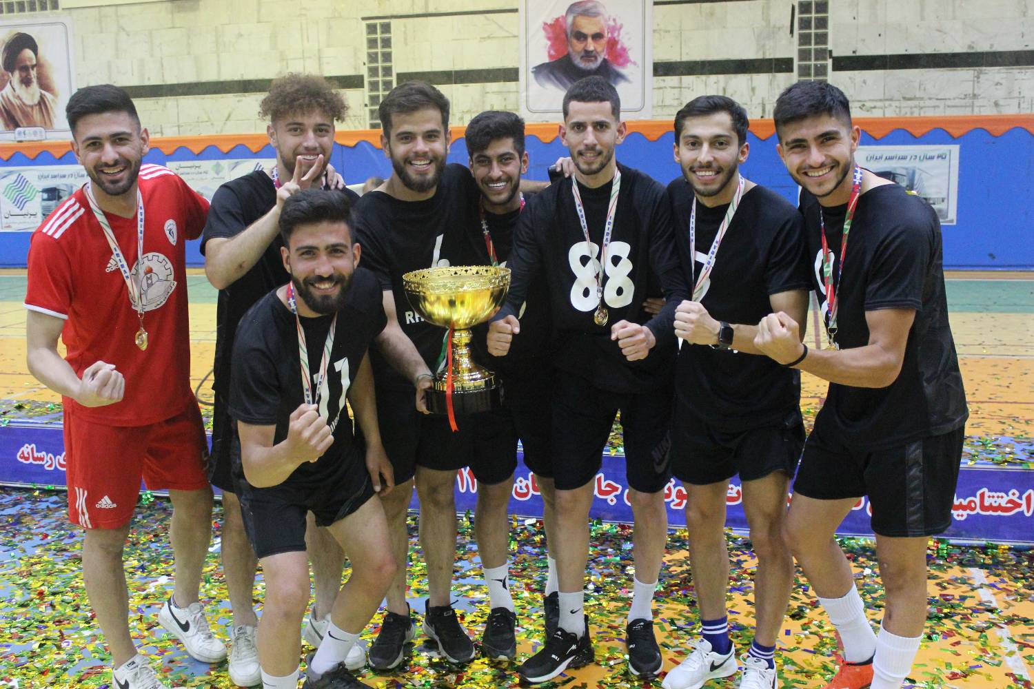 رئال گالری قهرمان مسابقات فوتسال جام رمضان فرهنگسرای رسانه شد/ پرنیان مهیار دوم و تیم مهاجران افغانستانی سوم شد