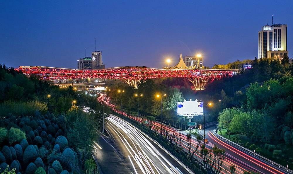 پل طبیعت در تاسوعا و عاشورای حسینی به رنگ قرمز در می‌آید
