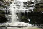 آبشار یخ زده سامرهیل فورس در تیزدیل انگلیس. عکس: Owen Humphreys/PA