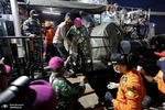 جمع آوری بقایای بوئینگ 737 شرکت هواپیمایی سریوجایا اندونزی که در دریا سقوط کرد. عکس: Willy Kurniawan/Reuters