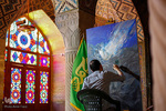 اجرای زنده نقاشی‌ در مسجد نصیرالملک توسط حسن روح الامین