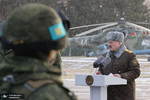 سخنرانی الکساندر لوکاشنکو، رئیس جمهور بلاروس هنگام خوشامدگویی به نظامیان بلاروس بازگشته از قزاقستان در فرودگاه نظامی مینسک، بلاروس.