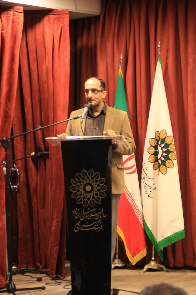 متولیان فرهنگی باید کتاب‌ها را به دل مدارس بکشاند