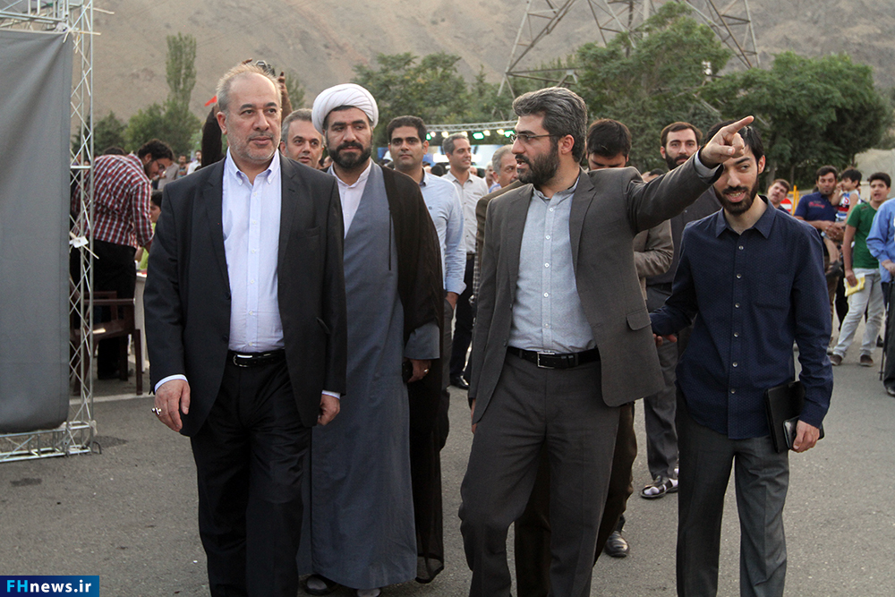 بازدید محمود صلاحی از فرهنگسرای بام تهران بازدید محمود صلاحی از فرهنگسرای بام تهران