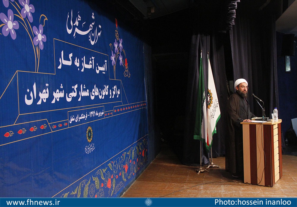 محمود صلاحی: وظیفه دولت حمایت از فرهنگ است نه اداره آن