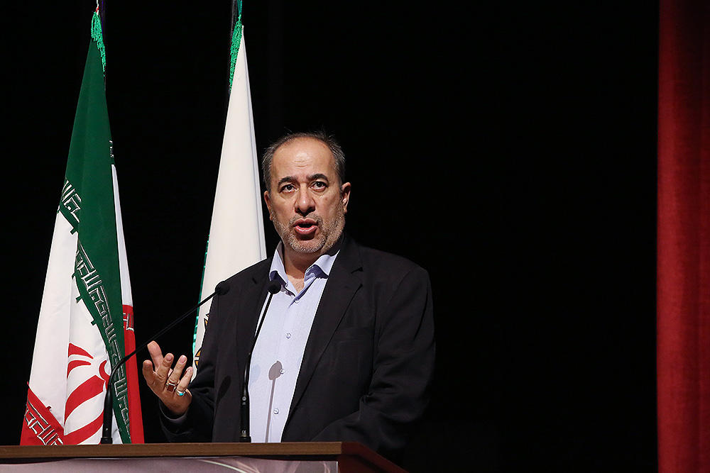 صلاحی: تهران نیازمند تبلیغات وسیعتر برای حمایت از جامعه هنری است صلاحی: تهران نیازمند تبلیغات وسیعتر برای حمایت از جامعه هنری است