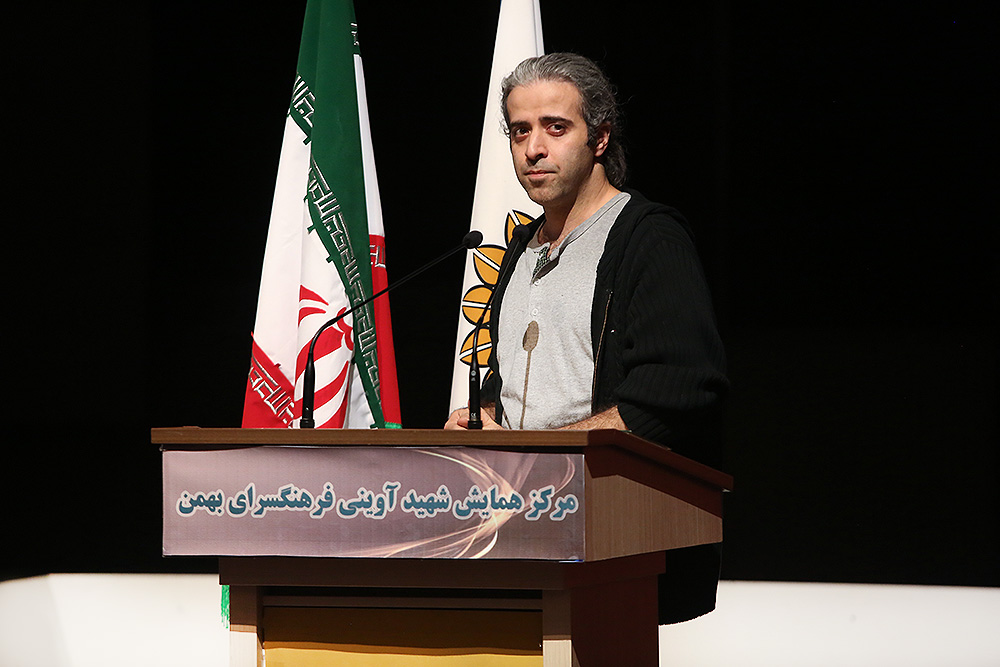 صلاحی: تهران نیازمند تبلیغات وسیعتر برای حمایت از جامعه هنری است صلاحی: تهران نیازمند تبلیغات وسیعتر برای حمایت از جامعه هنری است
