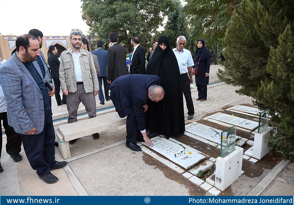 صلاحی: هرچقدر از شهیدان بگوییم، کم است صلاحی: هرچقدر از شهیدان بگوییم، کم است