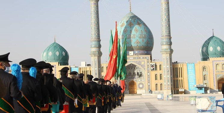 گشایش دربهای مسجد مقدس جمکران با حضور خانواده شهدا گشایش دربهای مسجد مقدس جمکران با حضور خانواده شهدا