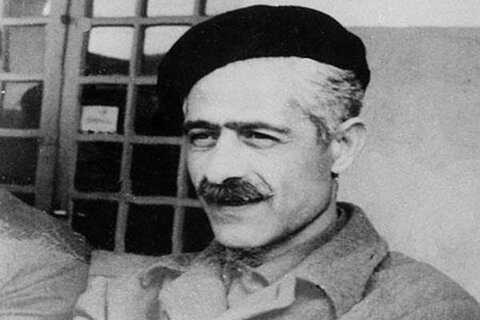 یادبودی برای جلال آل احمد یادبودی برای جلال آل احمد