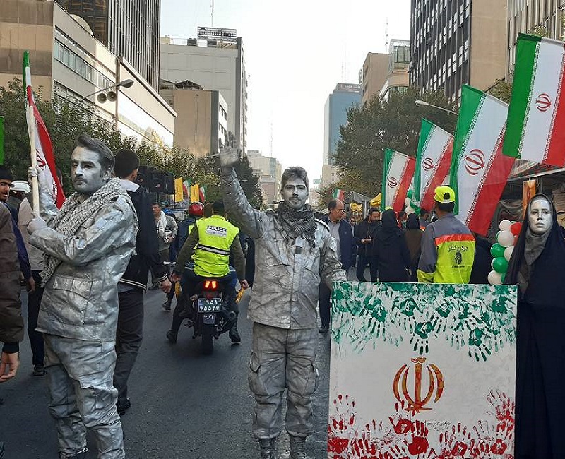 حضور کارکنان و مخاطبان فرهنگسرای خاتم(ص) در راهپیمایی 13 آبان حضور کارکنان و مخاطبان فرهنگسرای خاتم(ص) در راهپیمایی 13 آبان