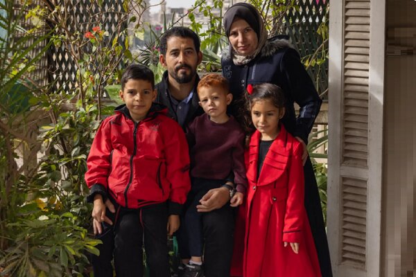 تجربیات یک شاعر از فلسطینیبودن/خانهام را با یککتاب ترک میکنم تجربیات یک شاعر از فلسطینیبودن/خانهام را با یککتاب ترک میکنم