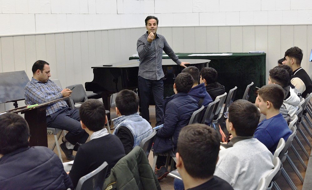 تشکیل گروه سرود دانـش آموزان نوجوان در فرهنـگسرای بـهمن تشکیل گروه سرود دانـش آموزان نوجوان در فرهنـگسرای بـهمن