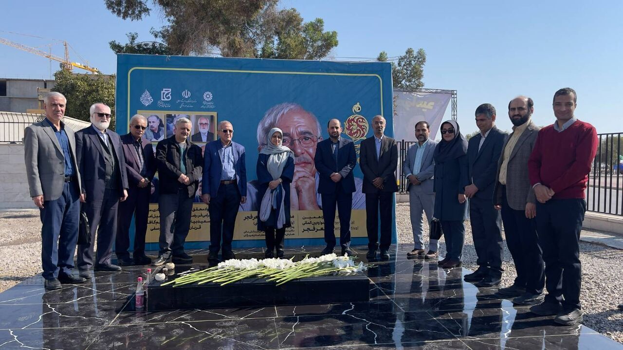 کلنگ احداث بوستان محمدعلی بهمنی با حضور دبیران علمی جشنواره شعر فجر