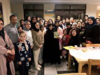 عکس؛ چهارمین آیین تجلیل از مادر شهید نوجوان جاویدالاثر«حمید ولی زاده ارشد»در فرهنگســرای عـطار نیشابوری