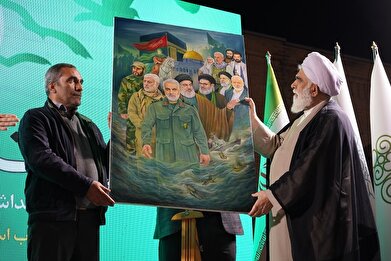 عکس؛ روایت ایستادگی در باغ موزه قصر