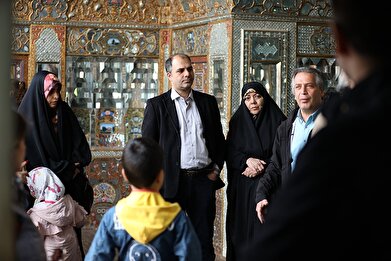 عکس؛ بازدید گردشگران نوروزی از عمارت سلطان‌بیگم