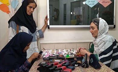 عکس؛ کارگاه رایگان چرم‌دوزی در خانه فرهنگ حرا