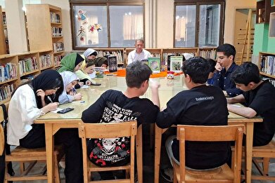 عکس؛ دورهمی «بچه‌کتابخون‌ها» در کتابخانه فرهنگسرای عطار نیشابوری