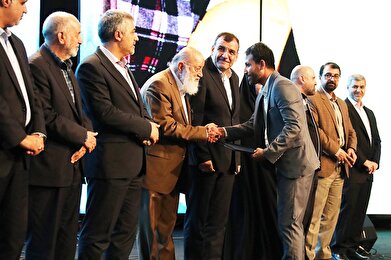 عکس؛ مراسم تقدیر از کارگران شهرداری تهران در برج میلاد