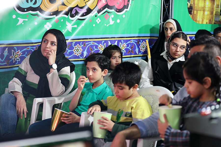 بیش از ۱۰۰۰ نوجوان در جشن بزرگ امام‌رضایی‌ها میزبان شهروندان شدند