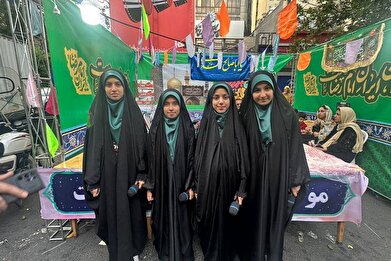 عکس؛ برپایی موکب پذیرایی نوجوانان فرهنگسرای رسانه در جشن بزرگ امام‌رضایی‌ها