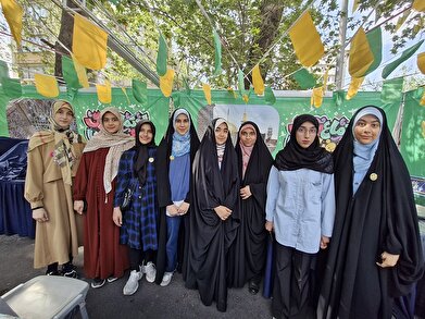 عکس؛ موکب نوجوانان پسر و دختر فرهنگسرای اخلاق در جشن بزرگ امام‌رضایی‌ها
