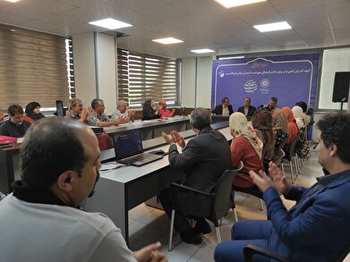 عکس؛ دومین نشست عصر طنز سروخند در فرهنگسرای سرو برگزار شد‎