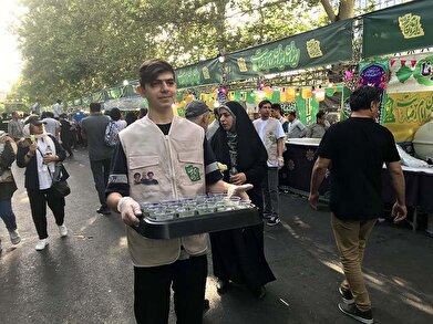 عکس؛ جشن امام‌رضایی‌ها با حضور نوجوانان حلقه‌های هویتی منطقه ۲