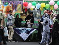 عکس؛ موکب پذیرایی نوجوانان منطقه ۱۰ از شهروندان در اجتماع امام‌رضایی‌ها
