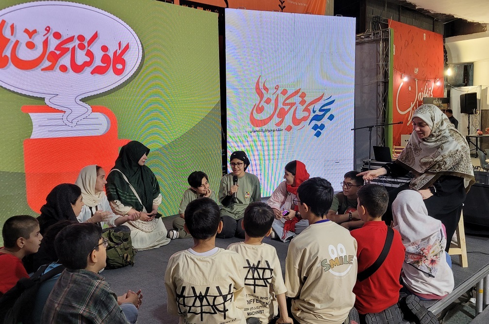 هدف از برگزاری «تور کتاب» آشنایی نوجوانان با کتاب‌ها و ناشران است