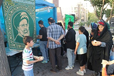 عکس؛ برپایی موکب توسط نوجوانان به مناسبت اولین سالگرد شهادت آیت‌الله رئیسی