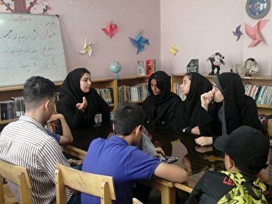 عکس؛ پنجاه و یکمین دورهمی «بچه‌کتابخون‌ها» در کتابخانه‌های منطقه ۲