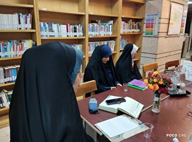 عکس؛ نشست بچه‌کتابخون‌ها در کتابخانه امام جعفر صادق(ع)