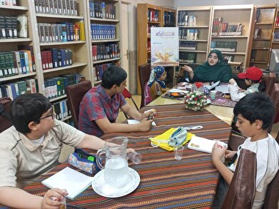 عکس؛ باشگاه کتابخوانی شاپرک در کتابخانه ابن‌سینا