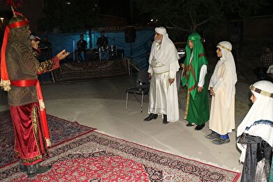 عکس؛ مراسم شبیه‌خوانی در فرهنگسرای ولا