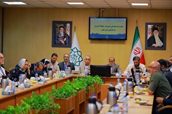 عکس؛ نشست هم‌اندیشی مدیریت شهری با هنرمندان عرصه هنرهای نمایشی