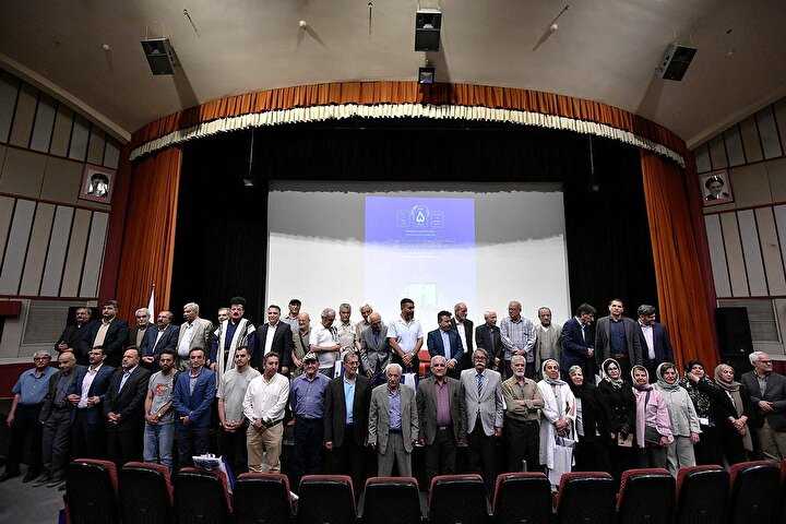 عکس؛ نمایش فیلم مستند «صنعت نفت ایران» در فرهنگسرای ارسباران