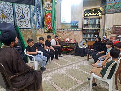 عکس؛ شصتمین دورهمی "بچه کتابخون‌ها " با معرفی کتاب داستان مصور عاشورا در مسجد مهدیه