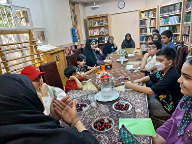 عکس؛ چهل و هفتمین نشست باشگاه کتابخوانی در کتابخانه ابن‌سینا