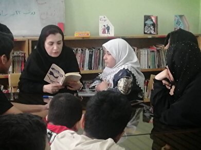عکس؛ شصت و یکمین نشست دورهمی «بچه کتابخون‌ها» در کتابخانه علامه طرشتی