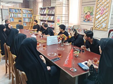 عکس؛ پنجاه و نهمین نشست بچه کتابخون‌ها در کتابخانه امام جعفر صادق(ع)
